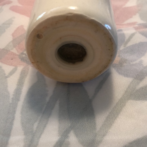 Vintage Ceramic Country Fresh Pepper & Farm Fresh Salt Shakers w/cow motif - Picture 7 of 13